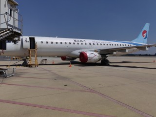 Embraer ERJ190-100LR aircraft