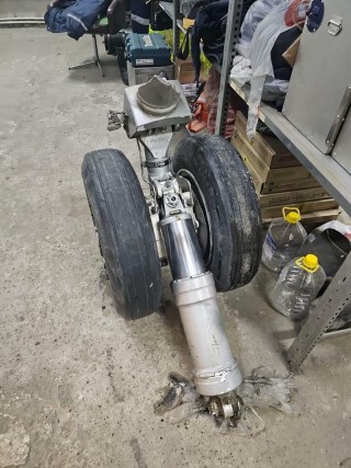 Main landing gear from a Gulf Stream aircraft