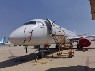 Embraer ERJ190-100LR aircraft