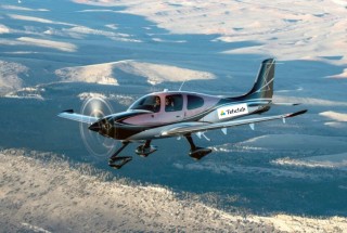 Cirrus SR22T plane