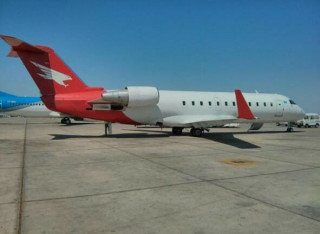 Bombardier CRJ-100, CL600-2B19