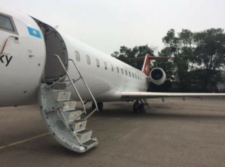 Bombardier CRJ-100, CL600-2B19