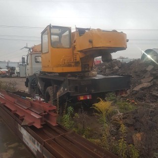 Truck crane 16 tons based on MAZ 5357