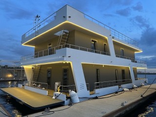 Houseboat Familia 250