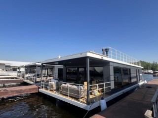 Houseboat Freedom 75