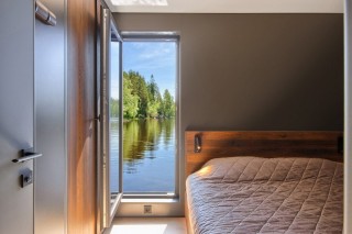 Houseboat Freedom 75