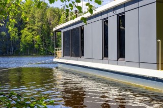 Houseboat Freedom 75