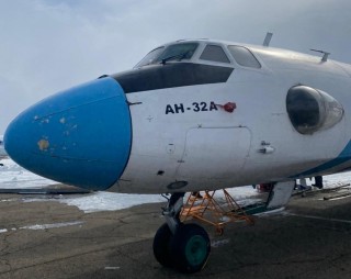 An-32 aircraft cockpit