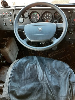 SUV BAZ-5937