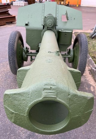 152 mm howitzer D-1