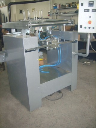 Equipment for the production of sugar cubes