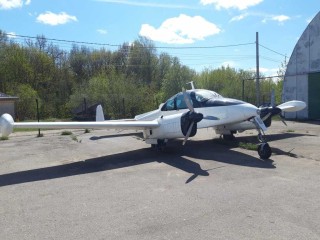 Airplane L-200