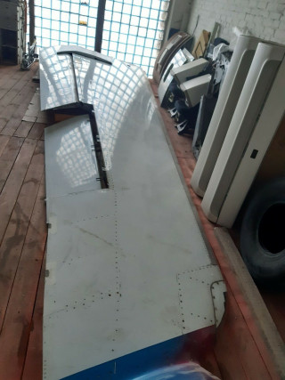 Crj 200 aircraft wing