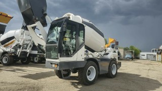 Concrete mixer YNIX QGMC6000