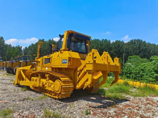 Bulldozer SEM 824F