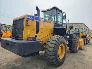 Front loader SEM 655D