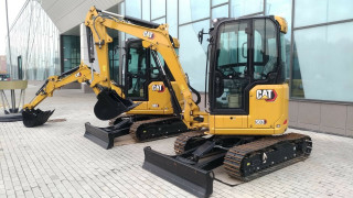 Crawler mini excavator CAT303CR