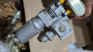 Selling wholesale warehouse of spare parts