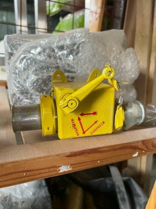 Fuel cranes for Mi-8 helicopter