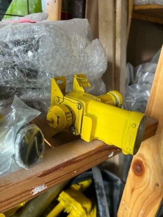 Fuel cranes for Mi-8 helicopter