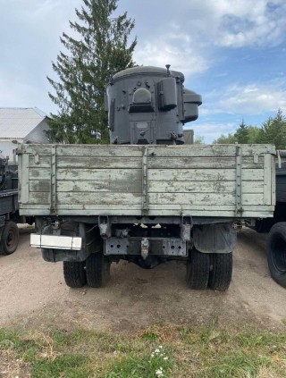 ZIL-130 with APM-90 airfield searchlight