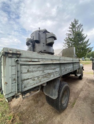 ZIL-130 with APM-90 airfield searchlight