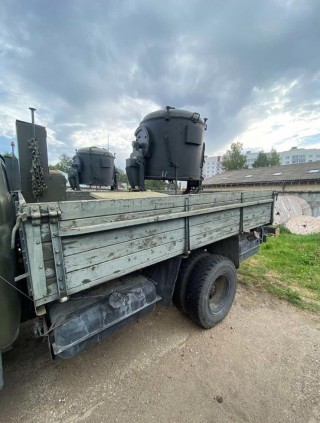 ZIL-130 with APM-90 airfield searchlight