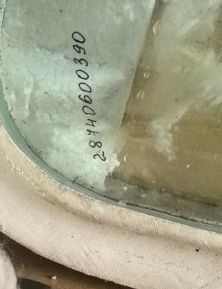 Cabin glass left A9V