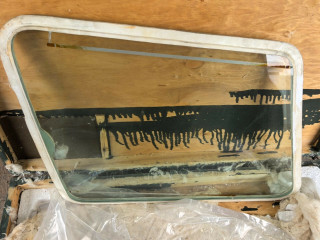 Cabin glass left A9V