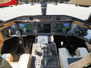 Airplane Global 5000