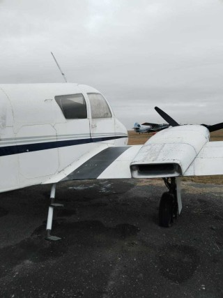 Airplane Cessna-310