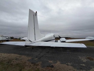 Airplane Cessna-310