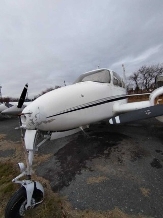 Airplane Cessna-310