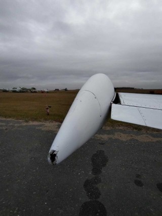 Airplane Cessna-310