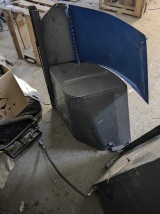 Fuel tanks for Robinson R-44 helicopter