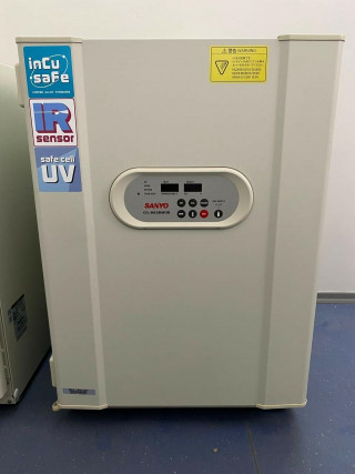 Carbon dioxide CO2 incubator SANYO MCO-18