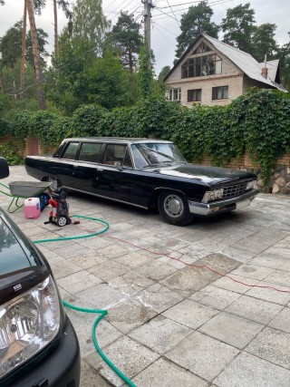 Limousine ZIL 114E