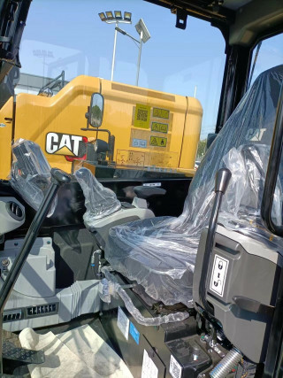 Crawler mini excavator CAT305.5