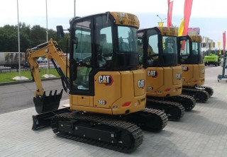 Crawler mini excavator CAT303CR