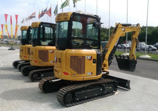 Crawler mini excavator CAT303CR