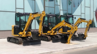 Crawler mini excavator CAT303CR