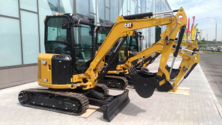 Crawler mini excavator CAT303CR