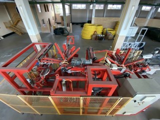 Automatic two -bearing machine CAL