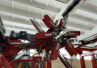 Automatic two -bearing machine CAL