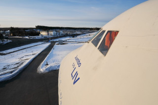 The Boeing 737-300, charged