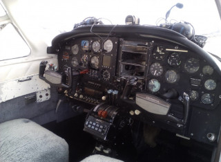 Airplane Cessna-310