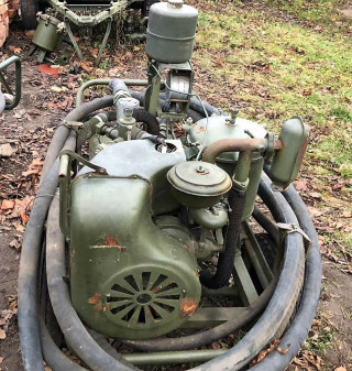 Pump for pumping oil