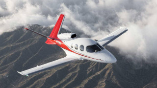 Airplane Cirrus Vision Jet